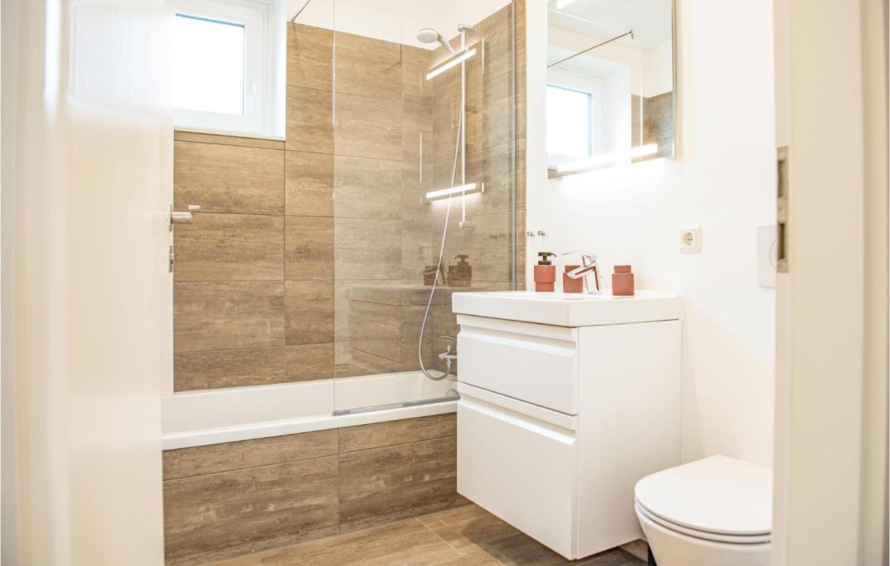Amazing Home In Lembruch-Duemmer See With Kitchen Zewnętrze zdjęcie